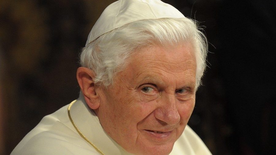 Unidos en oración por el descanso eterno de Benedicto XVI