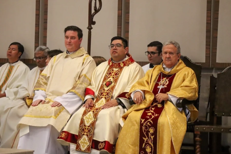 Ordenaciones sacerdotales y diaconales en Brasil.