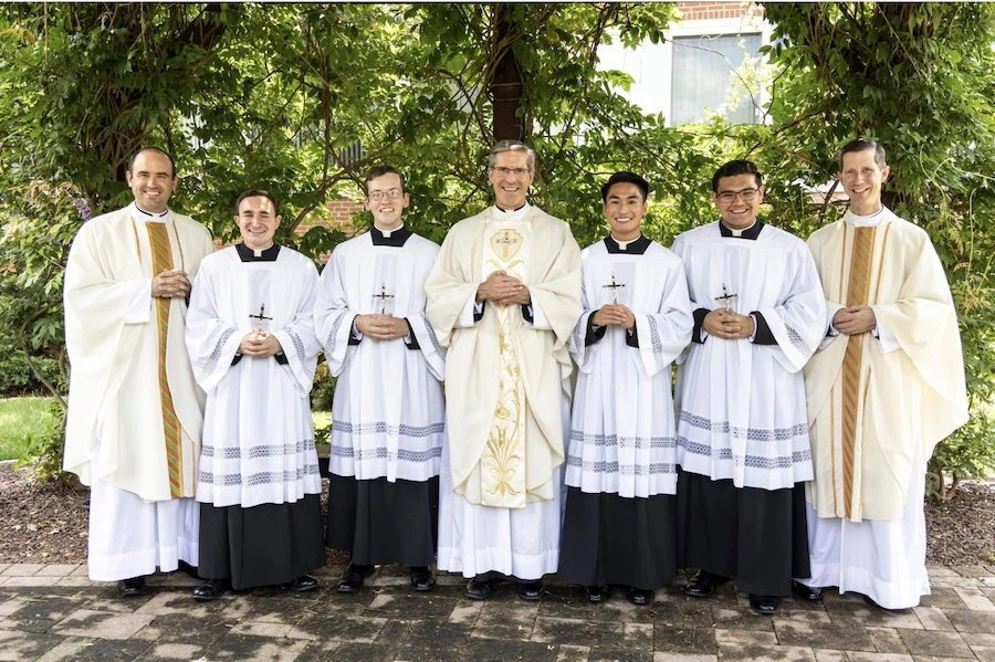 4 legionarios de Cristo hacen su primera profesión religiosa en Estados Unidos