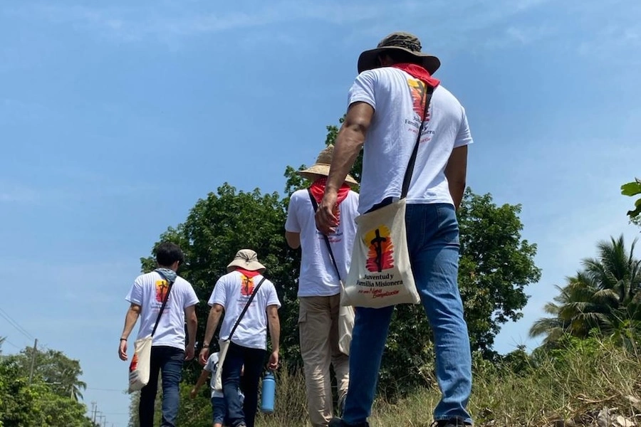 El mes de las misiones nos invita a salir al cruce de los caminos