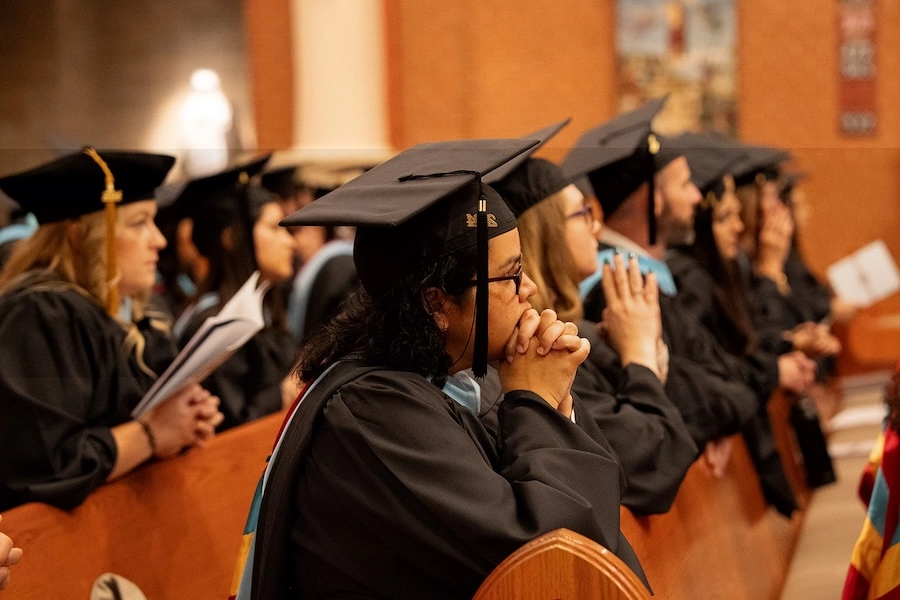 P. Charles Sikorsky, L.C., desde Divine Mercy University en EUA