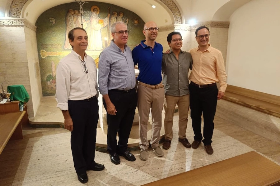 Sergio Carvallo celebra 25 años de vida consagrada