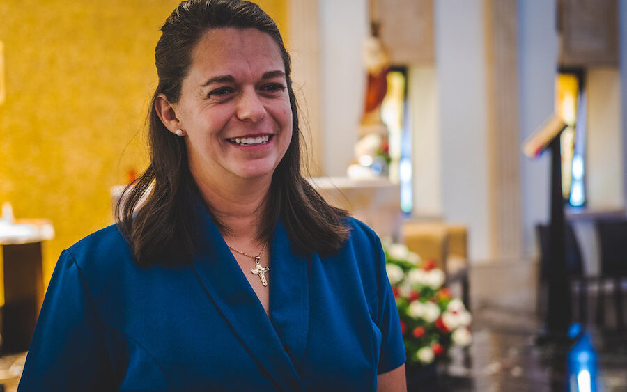 Celina Romero emite sus votos definitivos como consagrada del Regnum Christi