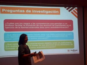 Entrevista a Verónica Fernández, consagrada, profesora, recién doctorada