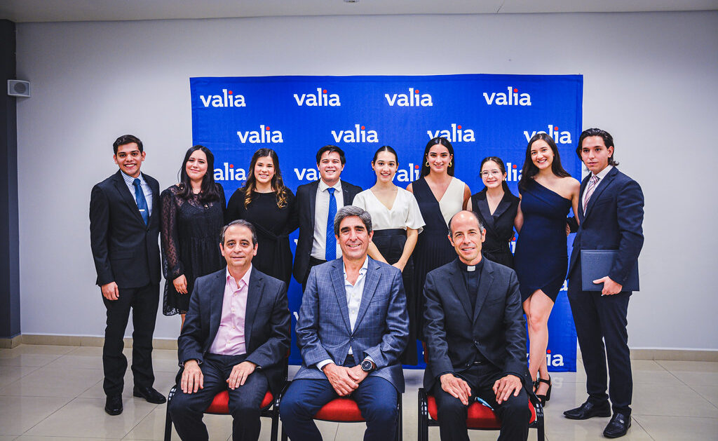 «We saw it as the perfect complement to the careers they are studying» - Young people graduate from VALIA's ethics diploma program