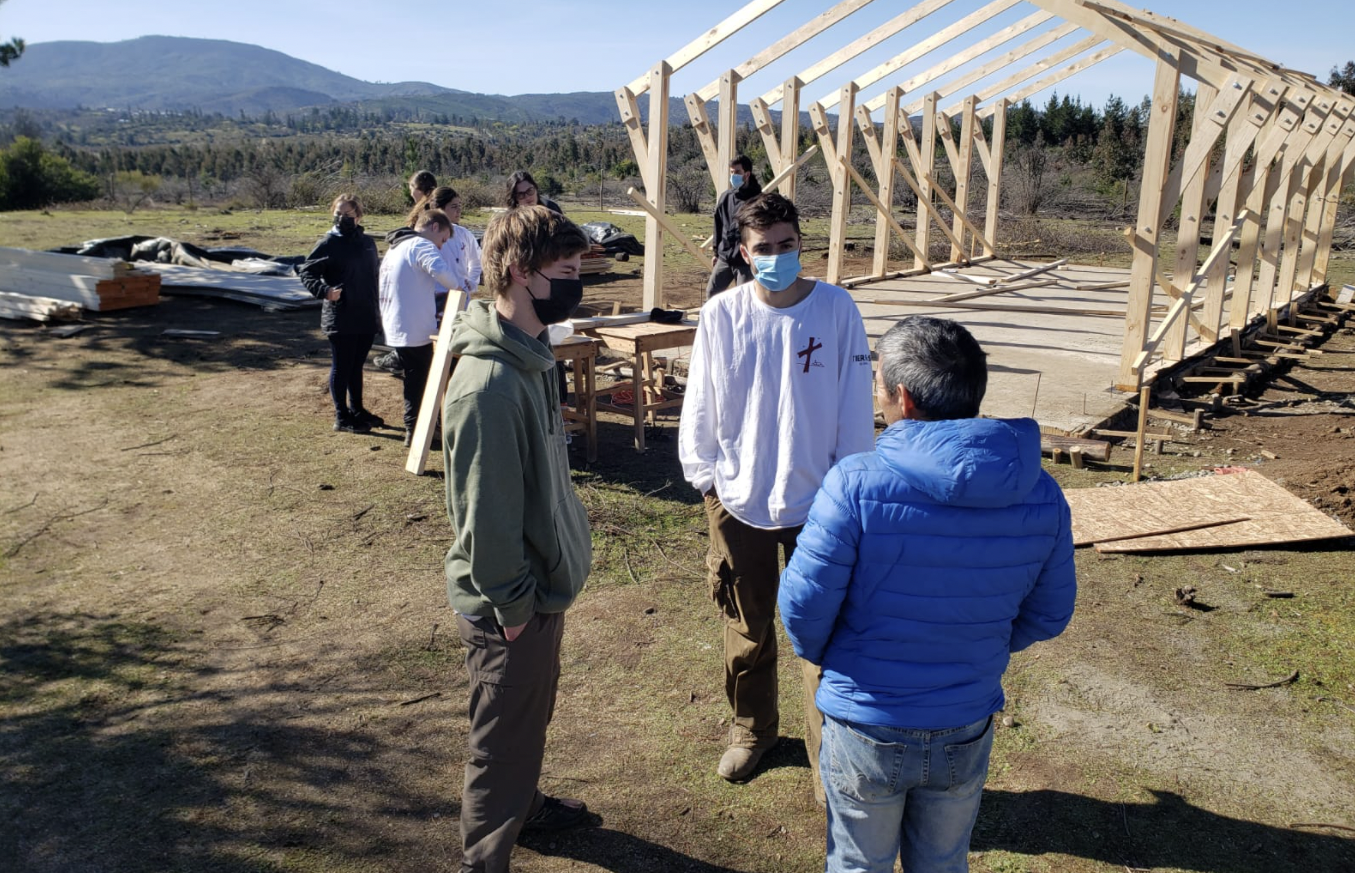 Jóvenes en Chile construyen 5 capillas en las «Cruzadas 2021»