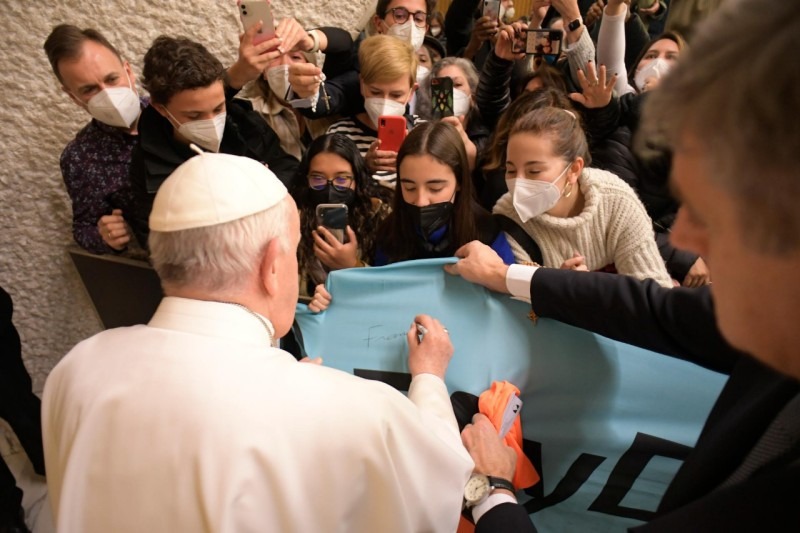 S.S. Francisco firma bandera del ECYD