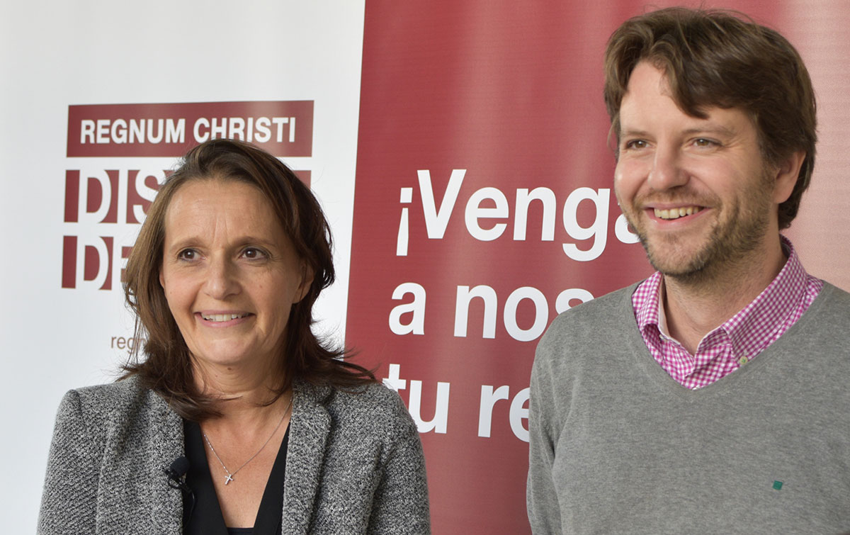 Carmen y Alvaro en la plenaria 2022