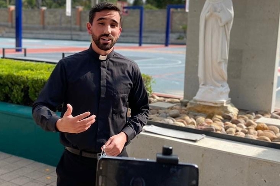 El P. Juan Carlos Arias, LC, utiliza Instagram para llegar a los jóvenes