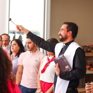 El P. Juan Carlos Arias, LC, utiliza Instagram para llegar a los jóvenes