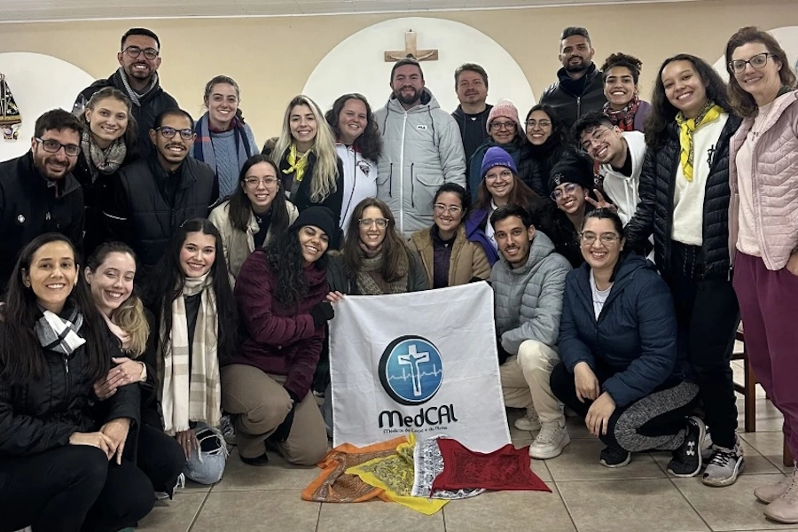 Corazones que arden, misioneros valientes – Regnum Christi de Brasilia en los cruces de caminos