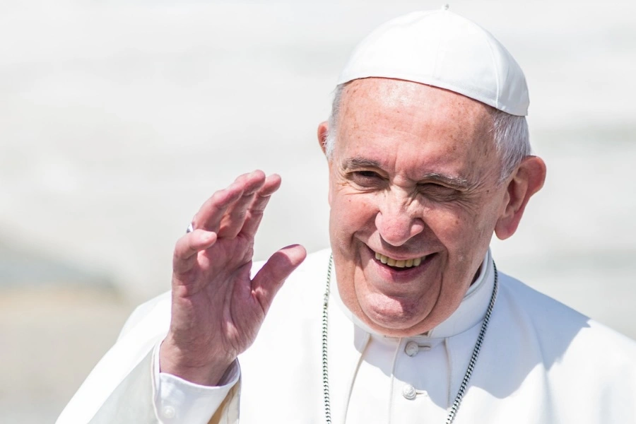 Papa Francisco (1936-2025): Una vida dedicada a la misericordia