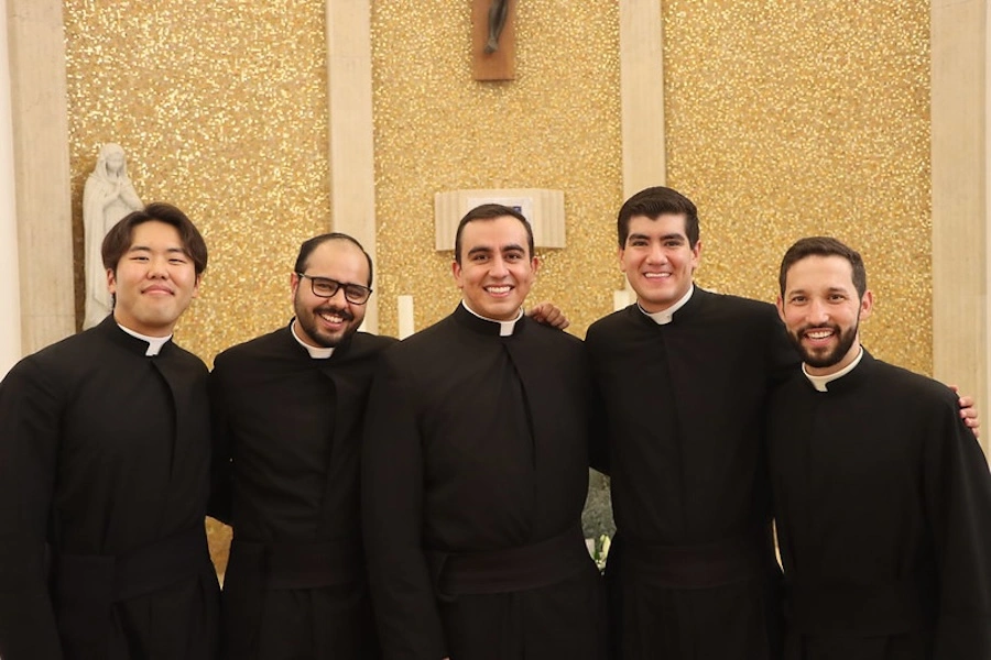 Viviendo la vocación consagrada al servicio del Evangelio