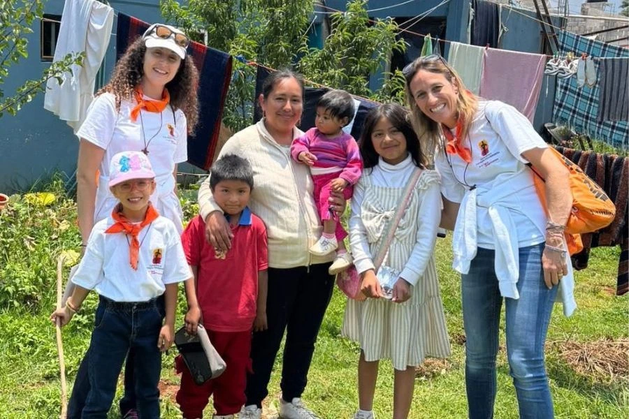 Familia de Roma viaja a misión en México con sus tres hijos