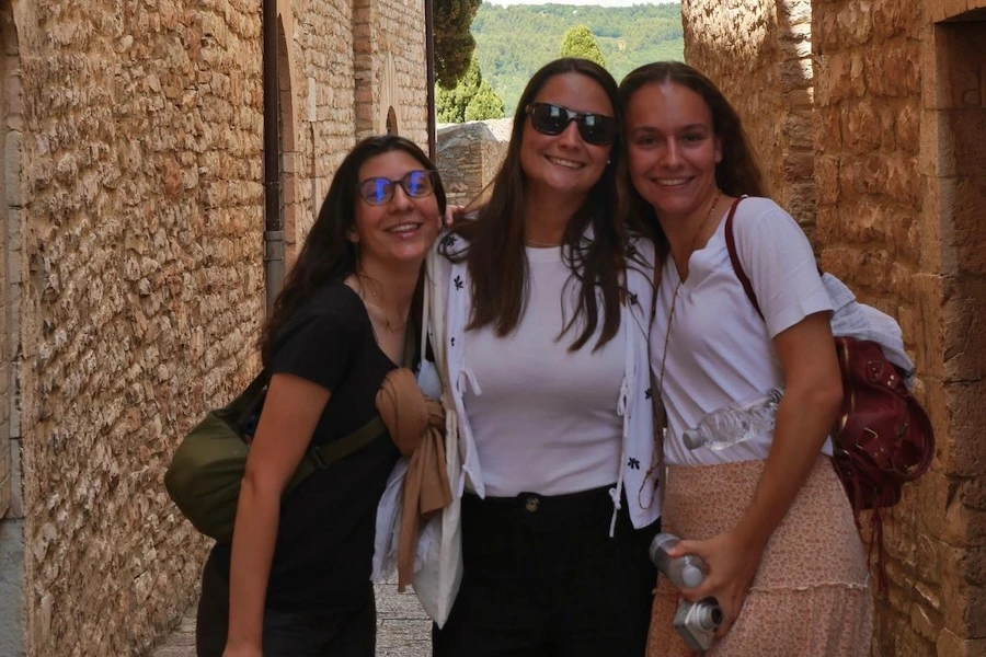 Tres jóvenes comparten cómo el IFC orientó su vida de fe y misión