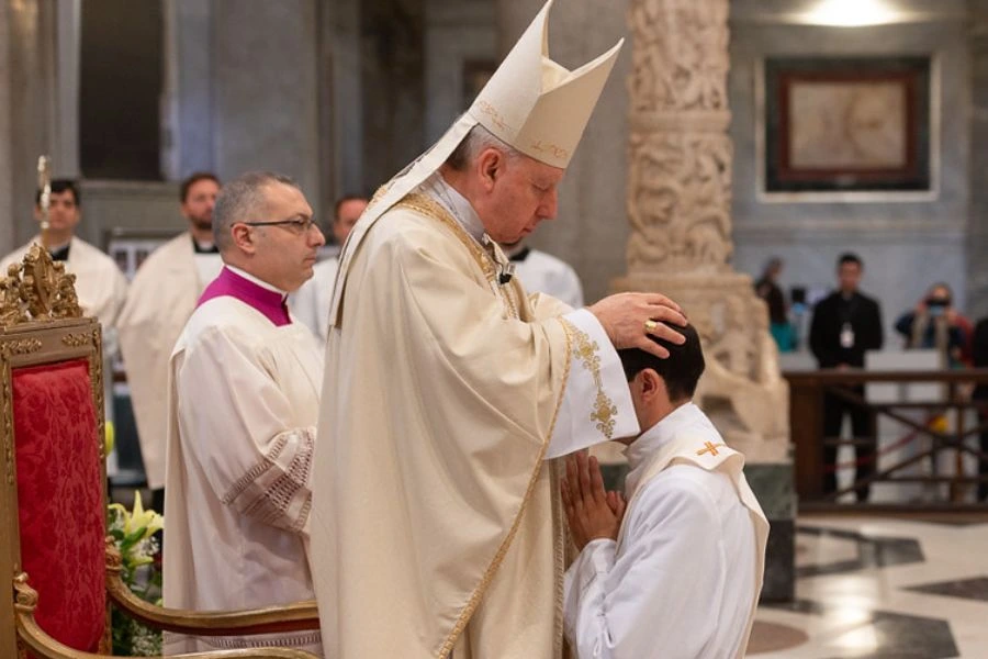 Ordenan en Roma a 16 nuevos sacerdotes Legionarios de Cristo