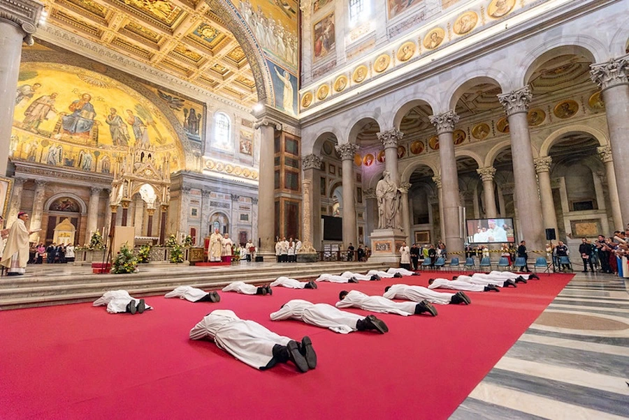 Ordenan en Roma a 16 nuevos sacerdotes Legionarios de Cristo