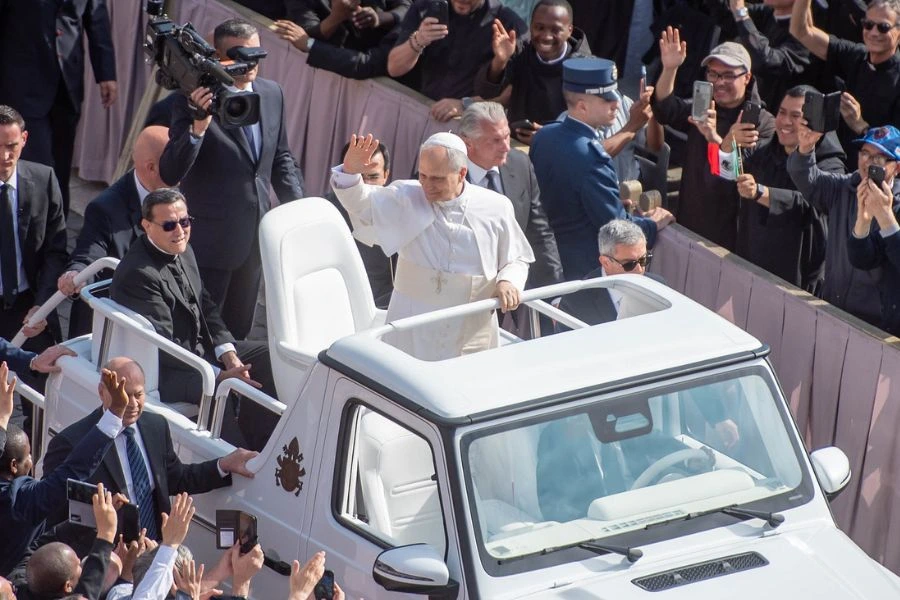 León XIV, un año de pontificado: paz desarmada y desarmante
