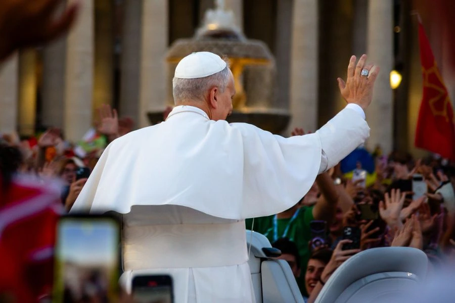 León XIV, un año de pontificado: paz desarmada y desarmante