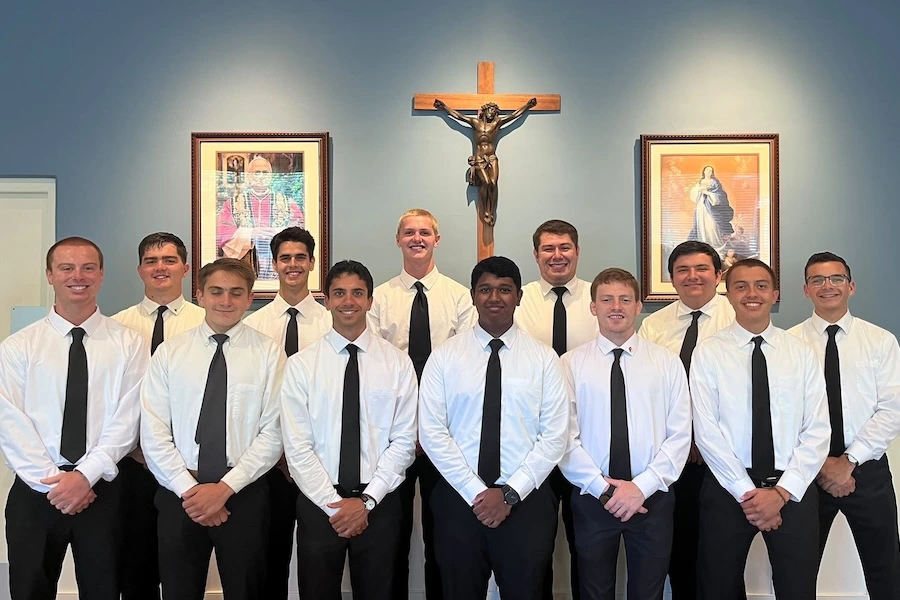 Candidatado 2026: 12 jóvenes disciernen su vocación en USA
