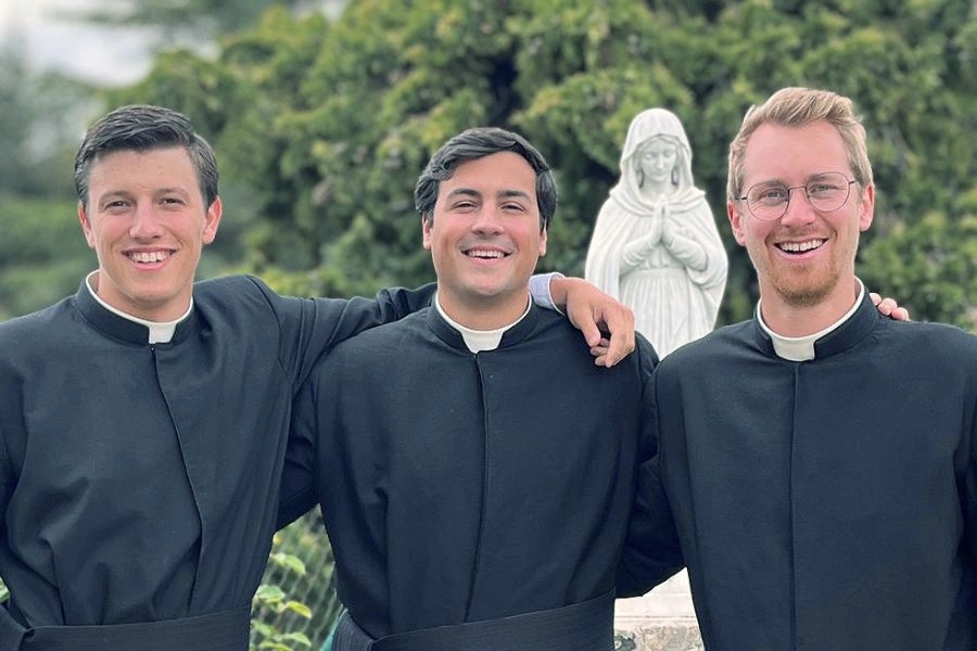 Vocaciones en Europa: profesan votos en los Legionarios de Cristo